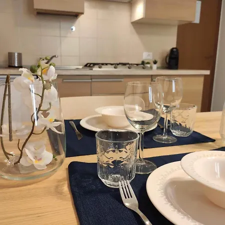 La Casina Al 曼代洛-德尔拉里奥